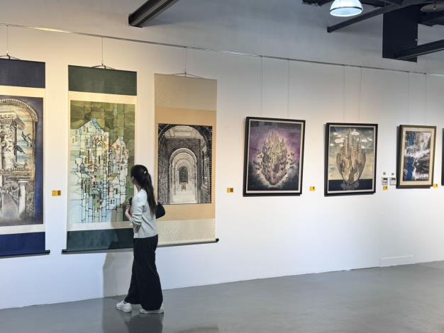 都會媚影五人聯展開幕
