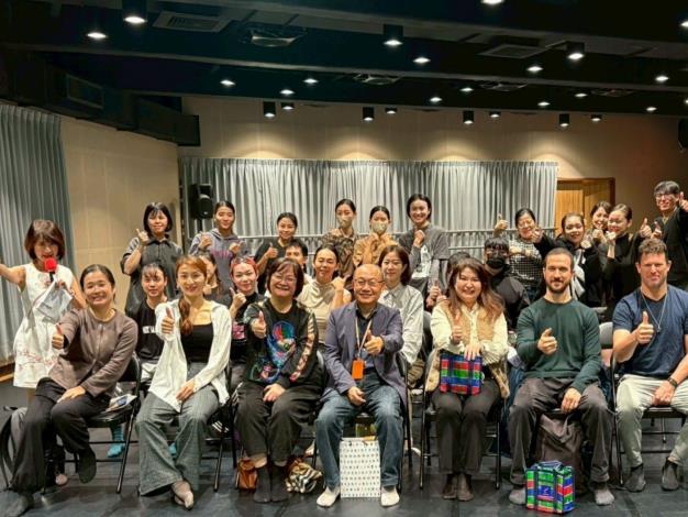 「以色列編舞家Gil Kerer交流工作坊」大合照