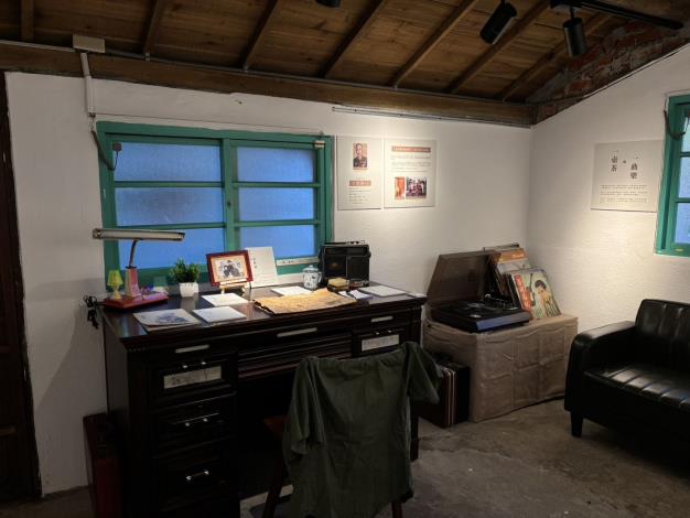 營造眷村伯伯的書房品茶生活