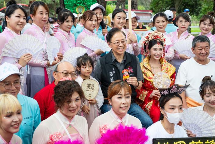 張市長出席閩南文化節藝閣踩街活動