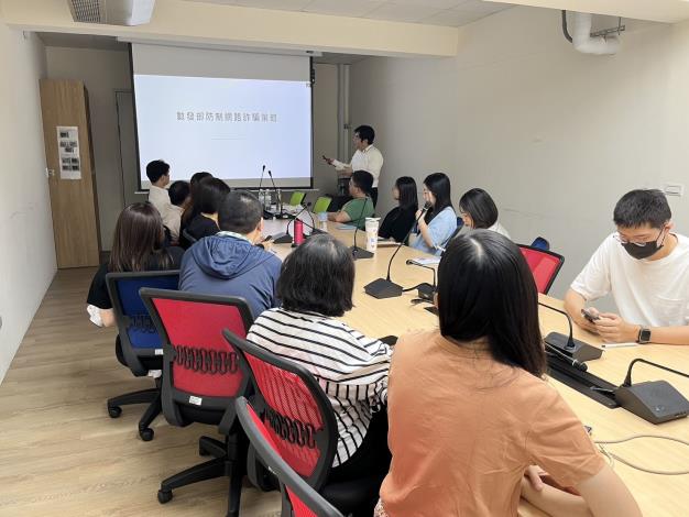 數發部政風處陳奕廷科長擔任講師 帶來數發部最新數據及防詐策略