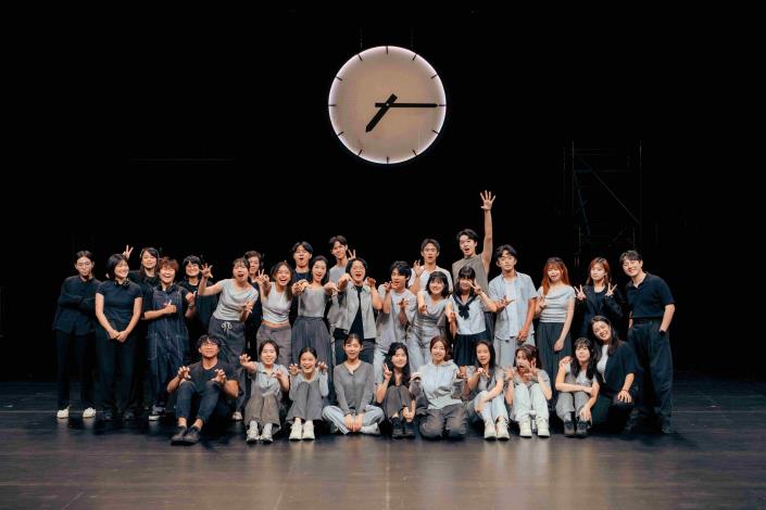 20位學員與劇團合影(攝影／楊詠裕)