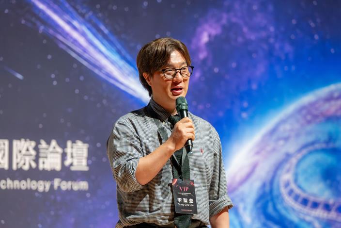 韓國EMX創辦人李聖奎致詞