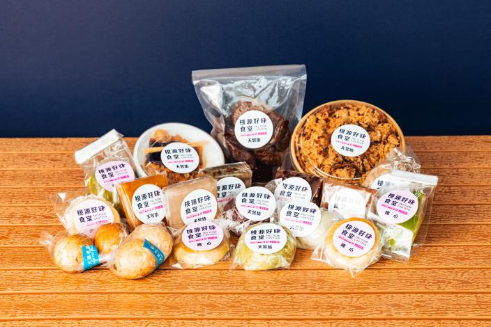 4、印尼綠豆餅、斑蘭香蘭葉糕、草仔粿、客家碗糕、甘味茶葉蛋與等米食點心。_0