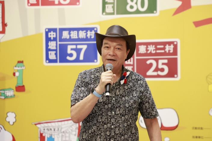 民歌歌手李明德現場高歌。
