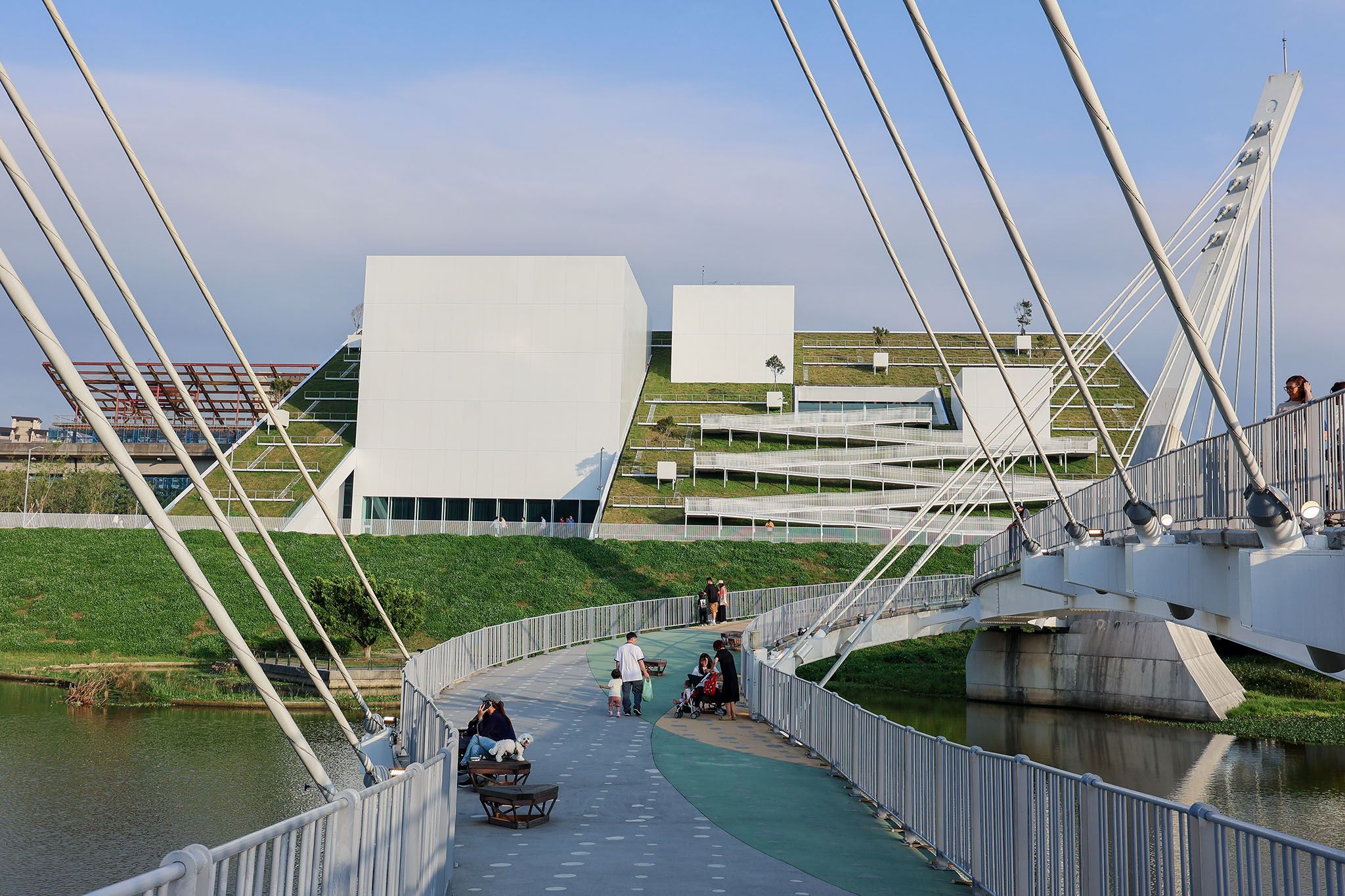 04 桃園市兒童美術館外觀.JPG