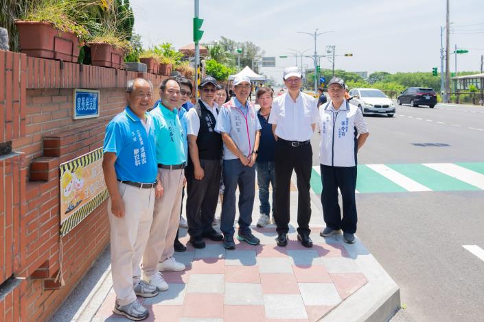 新屋區永安國小暨永安國中通學廊道改善工程竣工合影