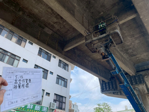 圖2-橋底大梁及橫隔梁除鏽修補