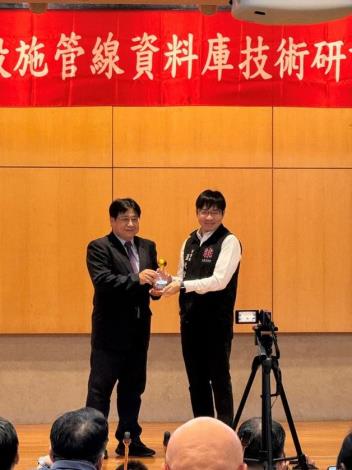 左：內政部國土管理署署長吳欣修 右：桃園市政府秘書長溫代欣