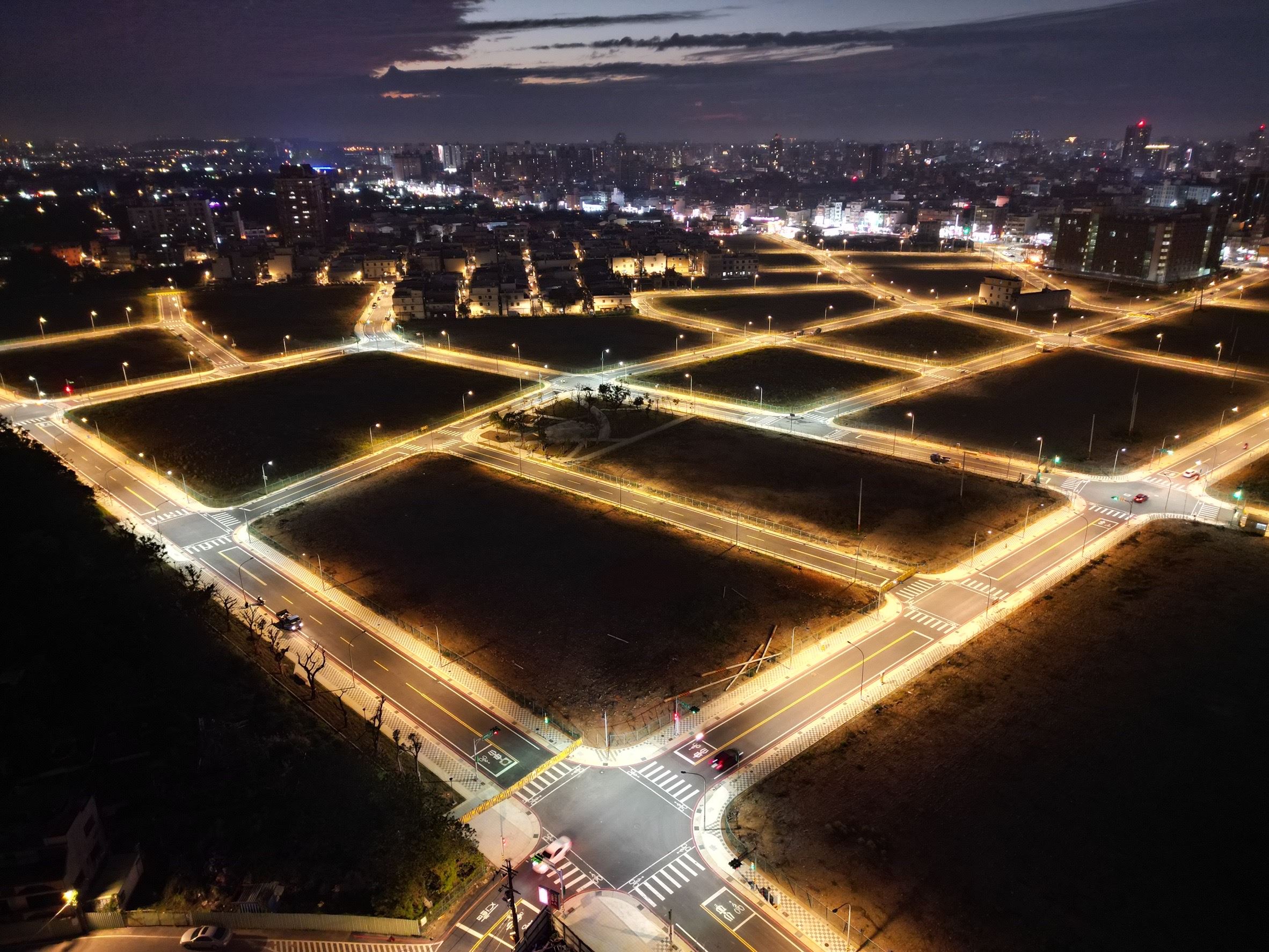 圖: 「桃園市中壢運動公園區段徵收工程」竣工照(夜間)