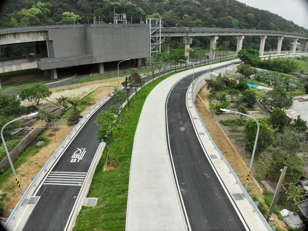 赤塗路完工 
