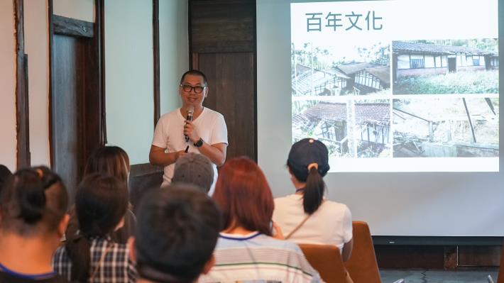 圖7.竹山小鎮文創創辦人何培鈞老師分享南投地方再生歷程