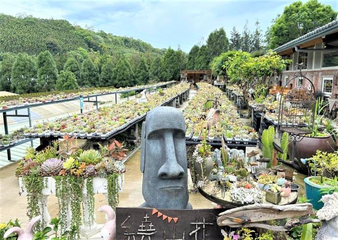 圖7、位於龍潭的三和青創基地將廢棄雞舍改建為多肉植物園。