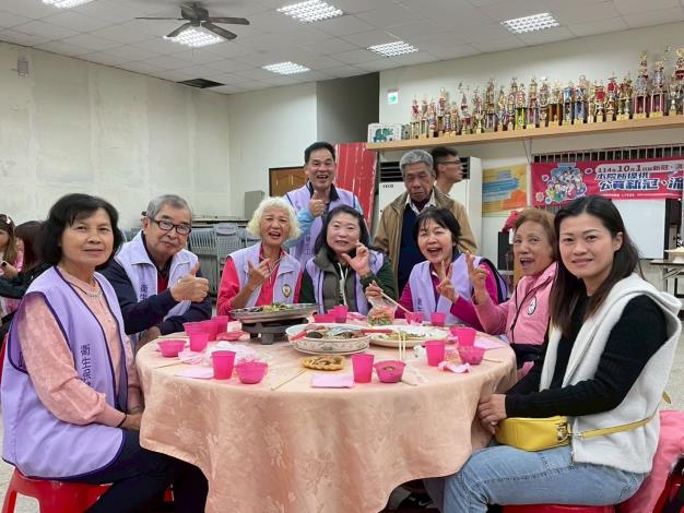 114/11/28志工餐會第三張