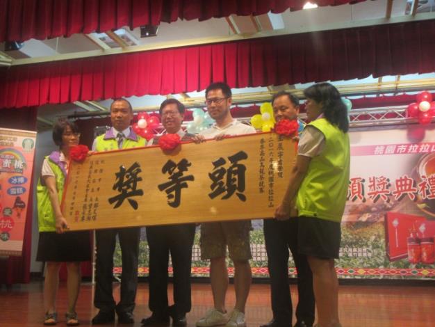 105年桃園市拉拉山高山烏龍茶評鑑競賽頭等獎得主王晨宇
