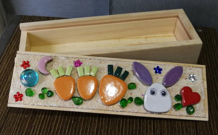 月兔拼貼鉛筆盒