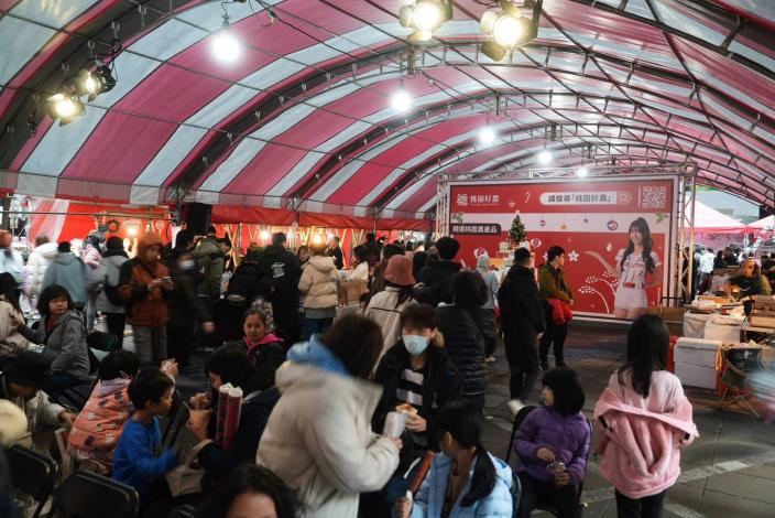 桃園好農新品暨成果發表會人潮