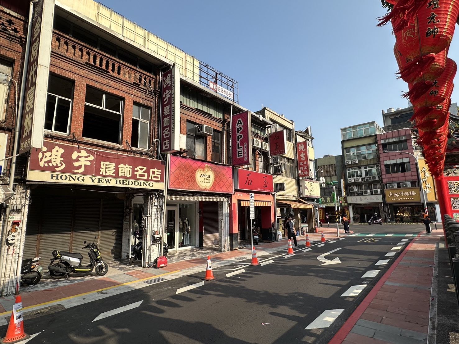 面景福宮右側店家立面現況