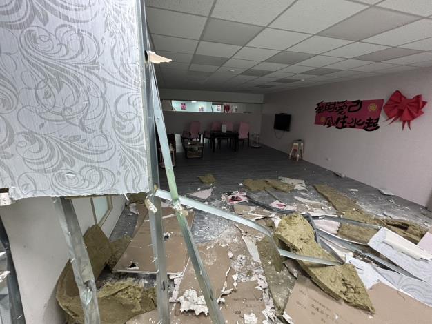 建管處昨啟動拆除違建作業