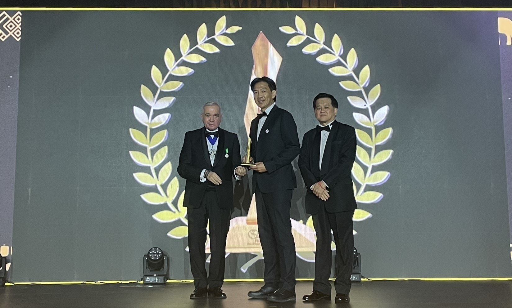 住都中心邱英哲執行長代表領獎