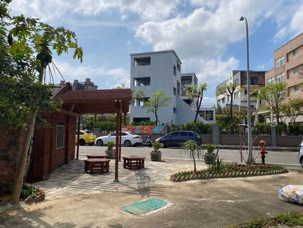 八德區的社區經過社規師計畫，改造社區空間，讓居民多了休憩空間