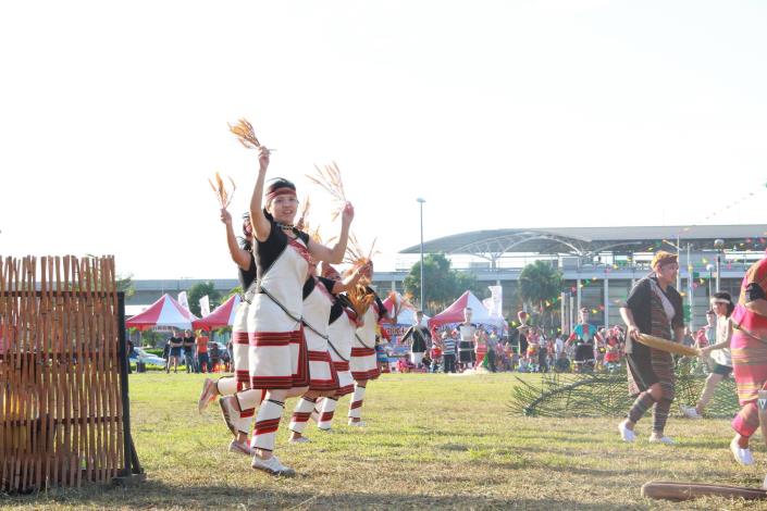 The actors of Taoyuan City Indigenous joint harvests