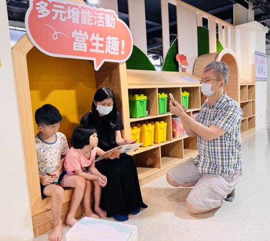 講客投稿影片符合「332」條件：影片長度達30秒以上、3句以上不重複客語及2位以上家庭成員，即有機會獲得三重獎勵。