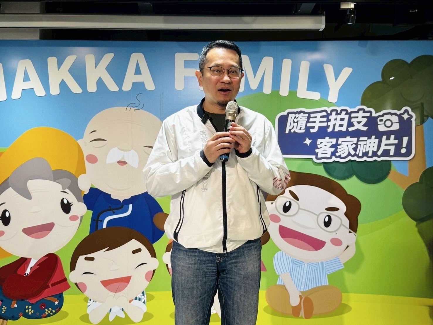 客家局長范姜泰基宣布「桃園客語家庭2.0-屋下來講客 有影喔」活動開跑,邀請更多家庭加入講客拍片的行列。