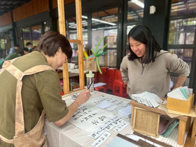 「2026客家工藝節」規劃35攤工藝市集，包含客家工藝文創、手作體驗、客家食藝及在地小農特色商品，並推出「3倍好感放大券」，民眾可憑100元現金兌換300元市集消費券，體驗客家工藝與生活風格的多元樣貌