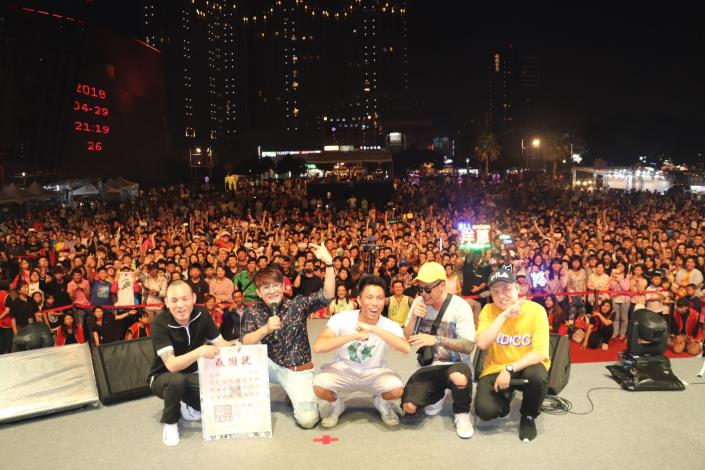 29日High客之夜壓軸由人氣天團玖壹壹登台與客家金曲王子羅文裕進行客閩對唱