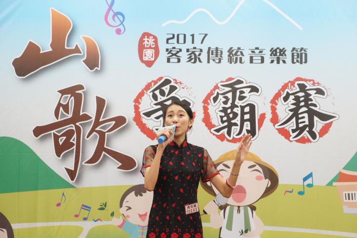 青年組參賽者年紀雖輕，一曲平板，技驚四座