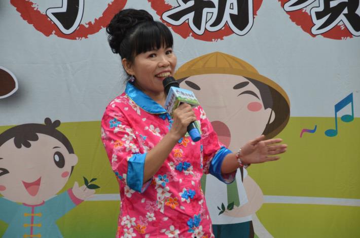 壯年組參賽者演唱上山採茶，驚豔全場。
