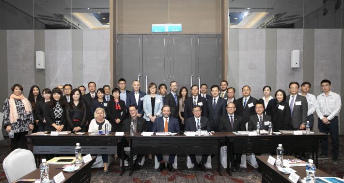 桃園市長鄭文燦（前排右三）受邀出席歐洲在台商務協會舉辦永續領袖會議。