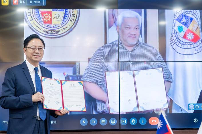 桃園市與菲律賓安吉利斯市舉辦線上姊妹市協定簽署儀式，雙方正式締結為姊妹市。