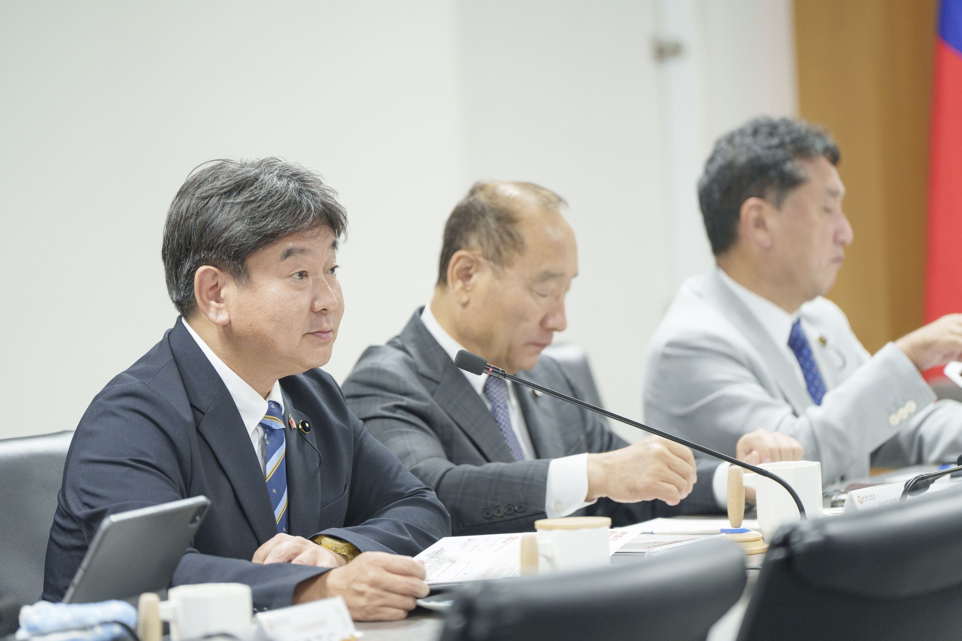 會中來自日本各縣市的議員們也就環保科技、再生能源、農業技術、農產推廣等與市府團隊交換意見