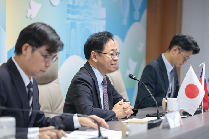 桃園市長張善政27日與日本千葉縣知事熊谷俊人進行「桃園－千葉締盟十週年」線上紀念活動，慶祝兩市友誼邁向下一個階段，並就深化各領域合作交換意見。