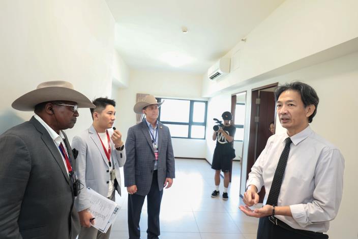 美國德州嘉倫市、日本千葉縣訪團參訪桃園社宅。