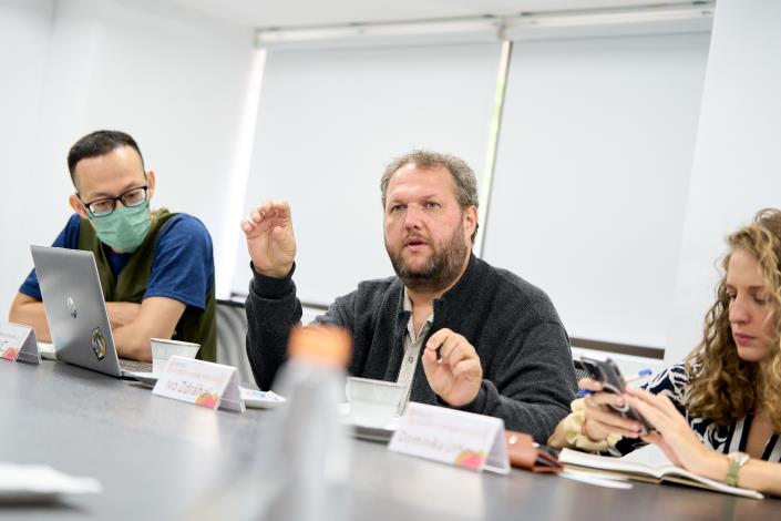 捷克孟德爾大學Ivo Zdráhal教授提問，探討市府推動免費午餐政策運作模式與挑戰，期盼能將此經驗帶回布爾諾市。
