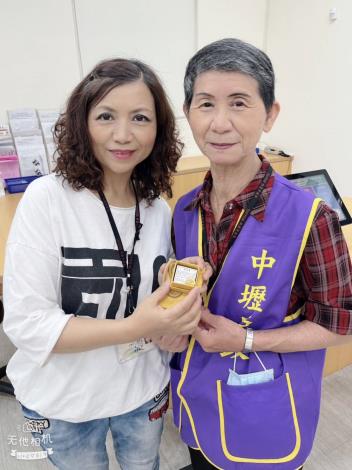 王汪漁鳳女士榮獲112年度內政業務志願服務金質獎