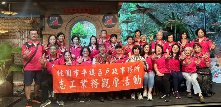 8講師與本所參加同仁志工合照