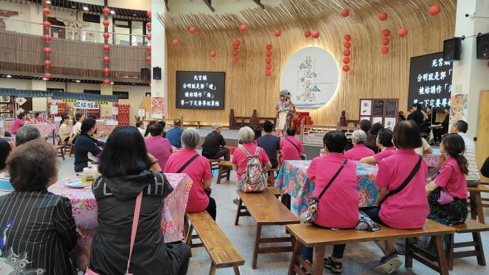 12參加客家圓樓表演活動