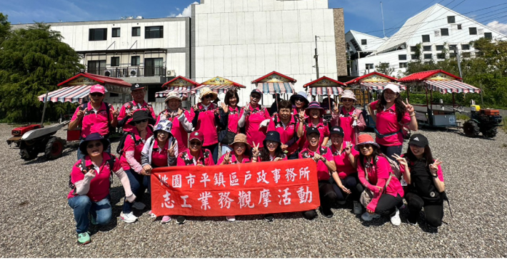 11全體同仁於員山鄉與鐵牛阿力卡合照