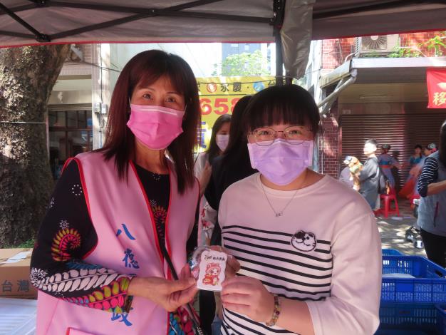 贈送民眾宣導品