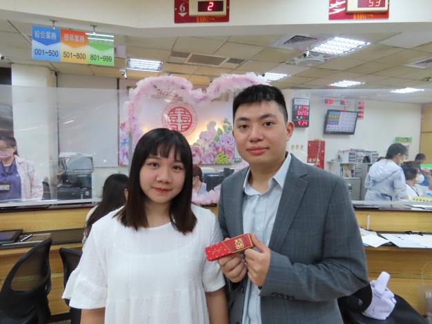 贈送「幸福調羹組」祝福新人