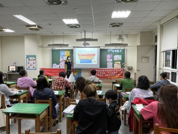 於課程中說明出生登記、結婚登記、離婚登記及死亡登記|