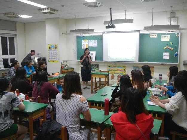 本所於楊梅國小辦理新住民生活適應輔導班，本所國籍承辦人授課情形