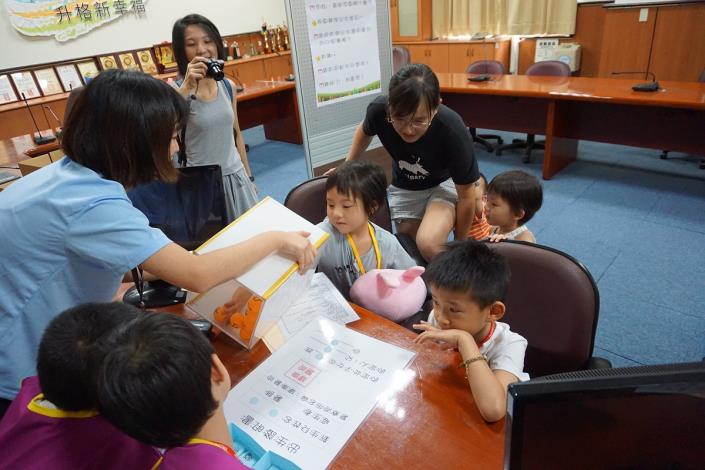 「ㄤ咕ㄤ咕」出生登記闖關活動-子女從姓抽籤