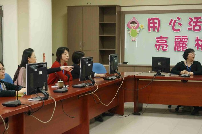 檔案保存價值鑑定小組會議聽講側照