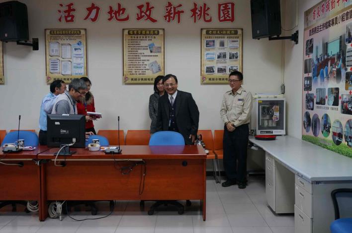局長與同仁交換意見10|