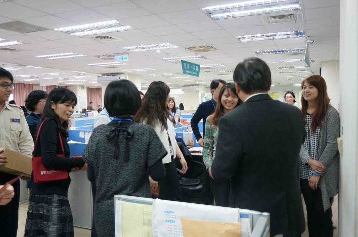 新春團拜(局長蒞臨)多人合照